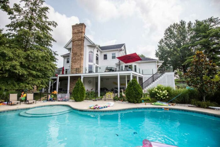 Custom Deck with Infinity Topless Glass Railing Town & Country ...