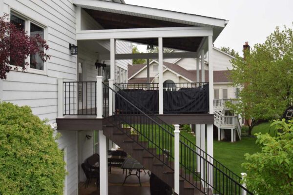 Covered deck in Des Peres, MO