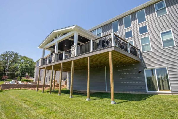 Large covered deck in Fenton, MO