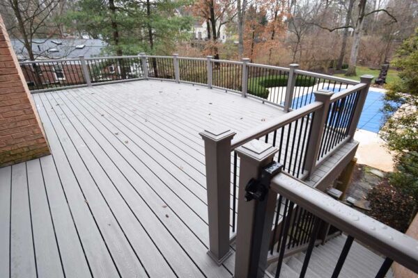 Open composite wood deck in Ladue, MO