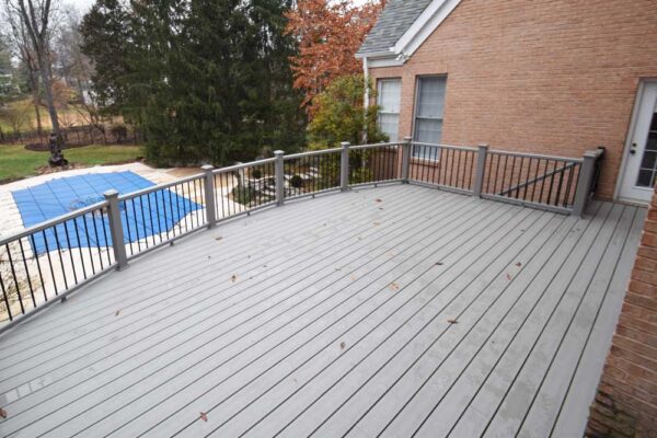 Open composite wood deck in Ladue, MO