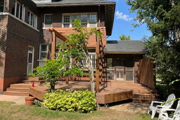 Pergola and privacy wall in St. Louis City MO