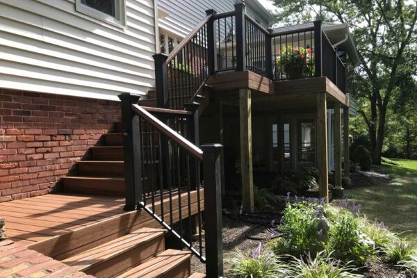 Open deck and deck stairs in Town&Country MO