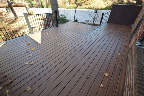 Open composite deck in University City, MO