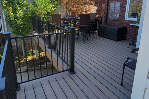 Open composite deck in University City, MO