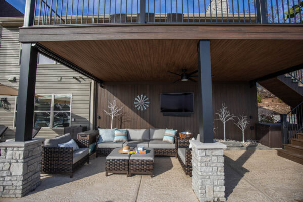 Three Season Sunroom in Innsbrook, Missouri